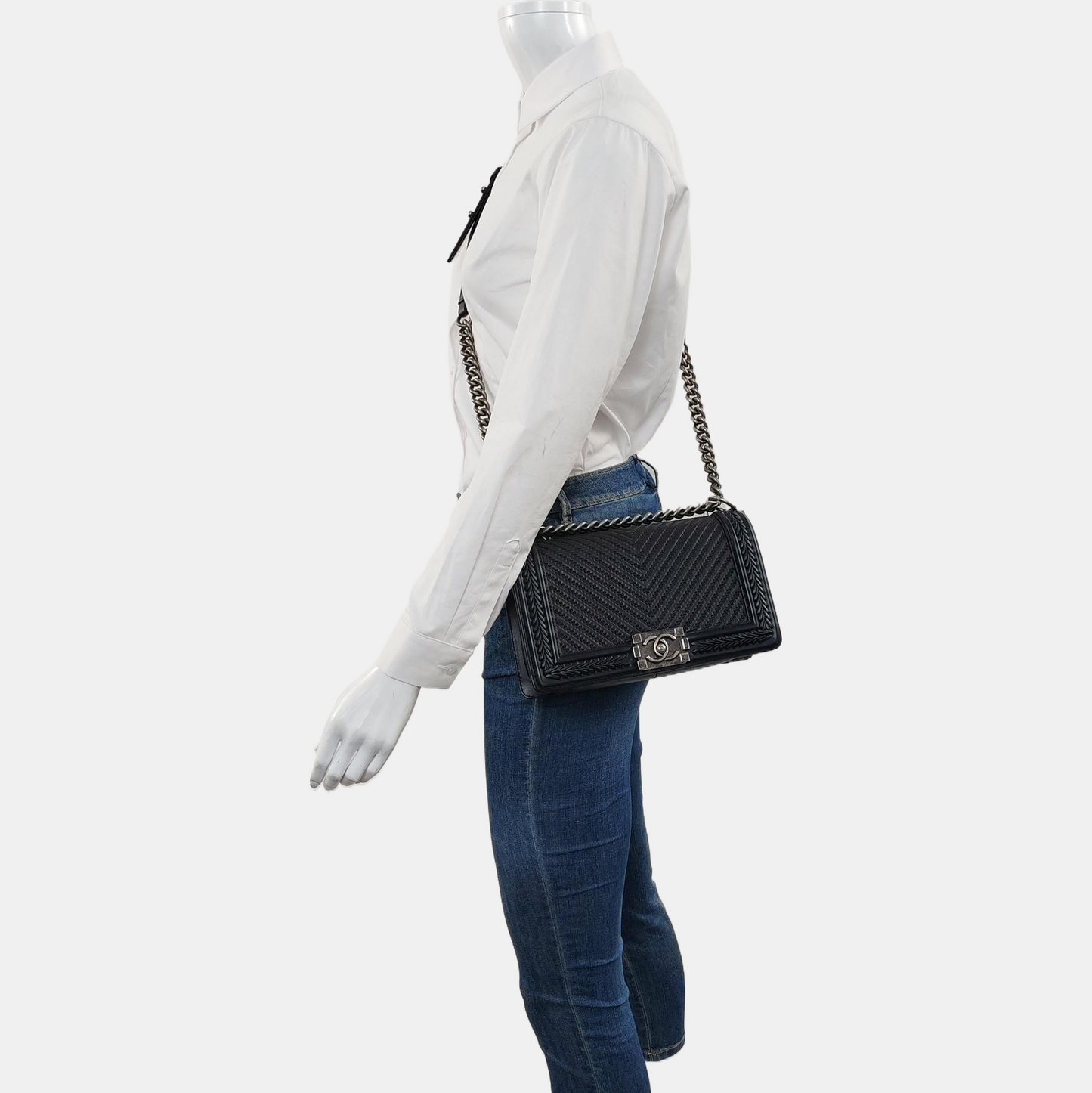 CHANEL BOY CHANEL Black Leather Quilted V-Stitch Crossbody Bag Rhodium Hardware 23 Openings Removable Strap-(SKU)-968641793