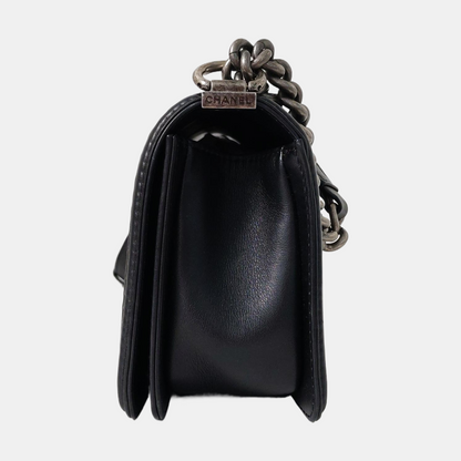 CHANEL BOY CHANEL Black Leather Quilted V-Stitch Crossbody Bag Rhodium Hardware 23 Openings Removable Strap-(SKU)-968641793