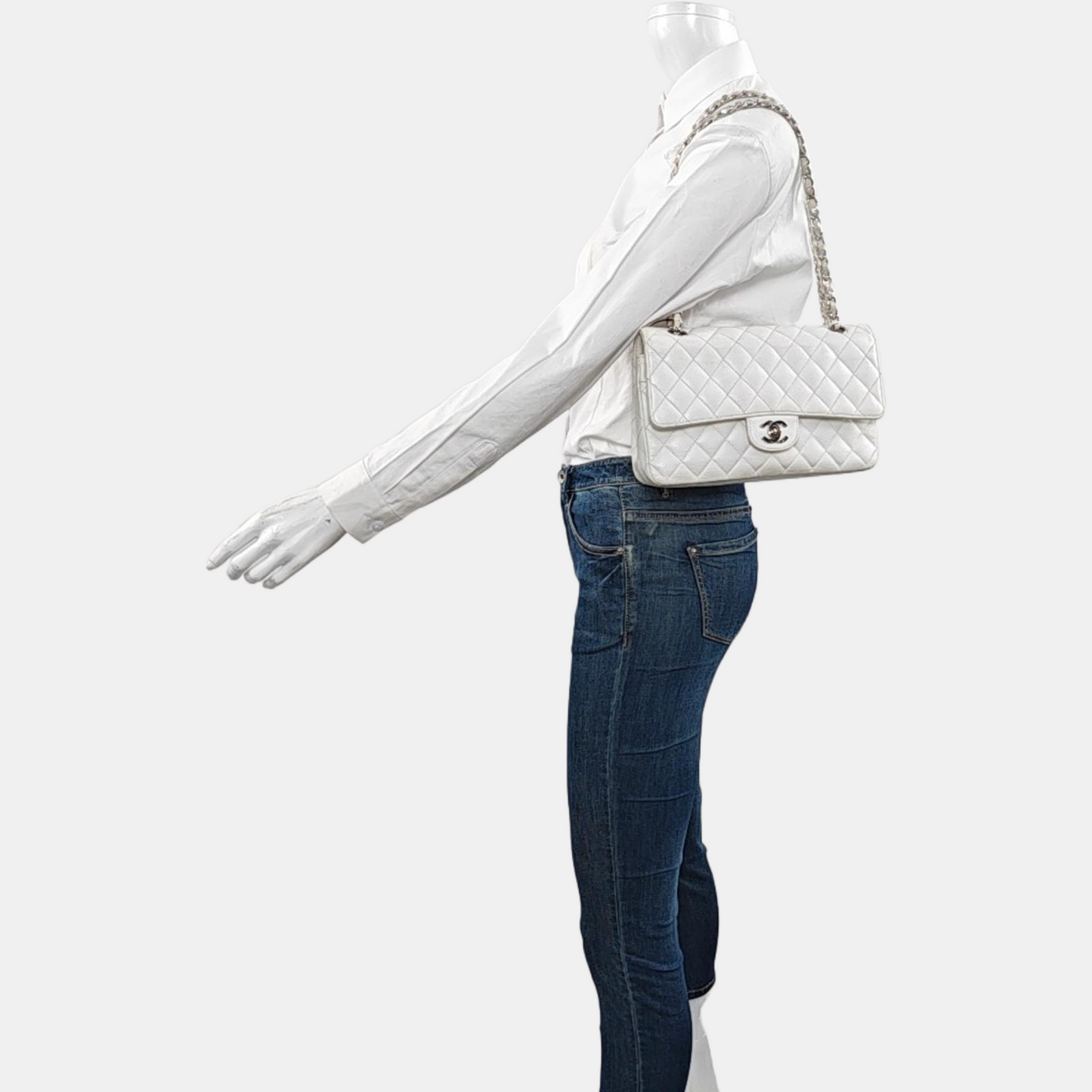 CHANEL CLASSIC FLAP Medium White Quilted Leather Grained Single Shoulder Bag Crossbody Bag with Silver Hardware 12 opening-(SKU)-961743438