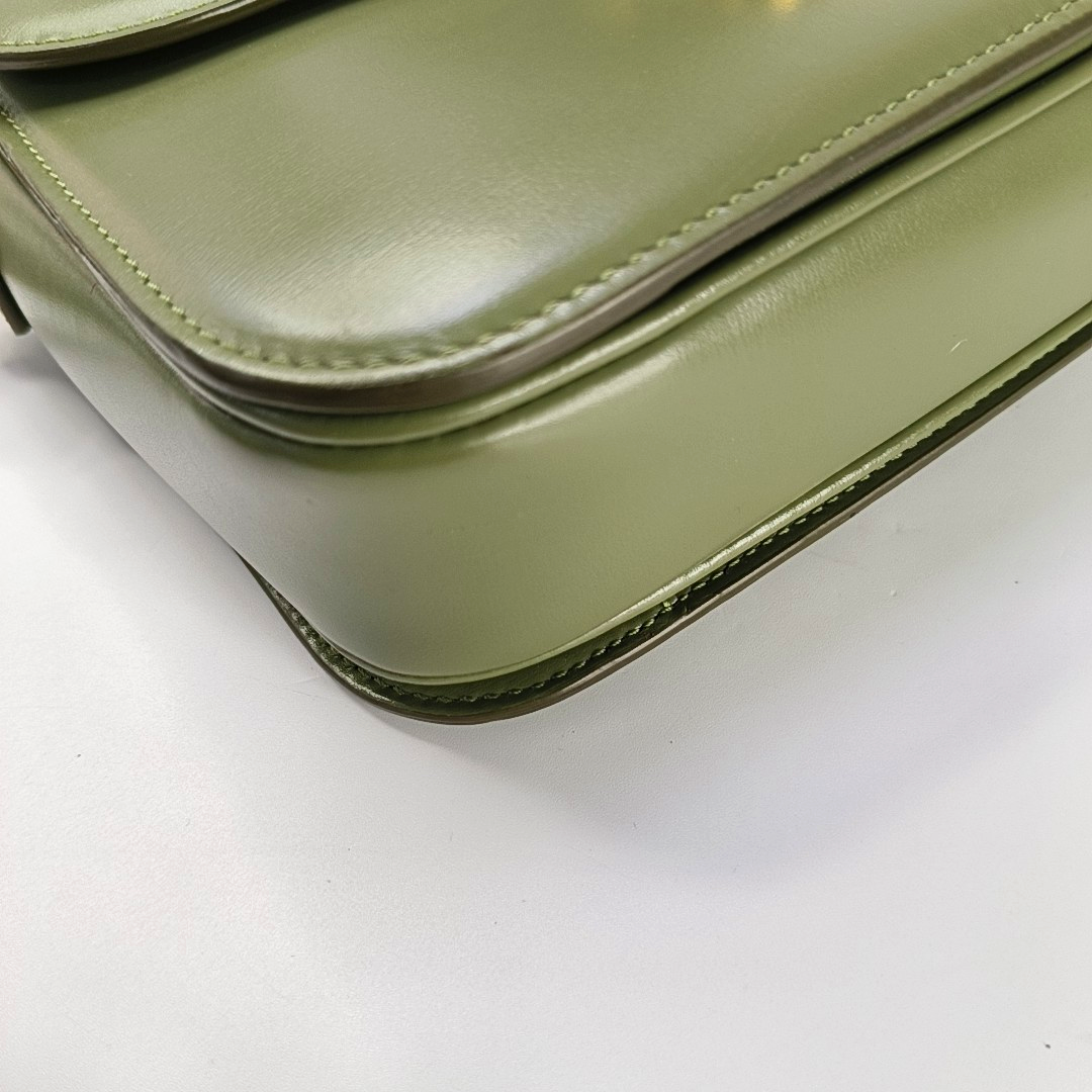 CELINE TRIOMPHE Medium Green Calfskin Shoulder Bag with Gold Hardware-(SKU)-959931687