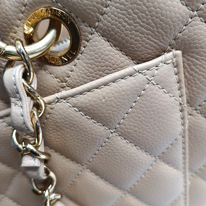 CHANEL CHANEL GST Large Beige Calfskin Quilted Lambskin Leather Chain Shoulder Bag Handbag Gold Hardware 19 Clasp-(SKU)-960372064