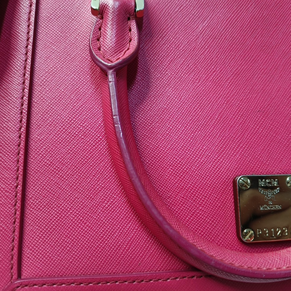 MCM NUOVO Hot Pink Leather Shoulder and Handbag Golden hardware Removable shoulder strap-(SKU)-943468994