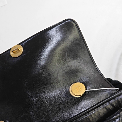 CHANEL EN VOGUE Black LambSkin Quilted Shoulder Bag Handbag with Gold Hardware, 27 Clasp-(SKU)-947279810