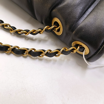 CHANEL VINTAGE PUFFY black lambskin crossbody bag shoulder bag 28 opening gold hardware-(SKU)-954421943