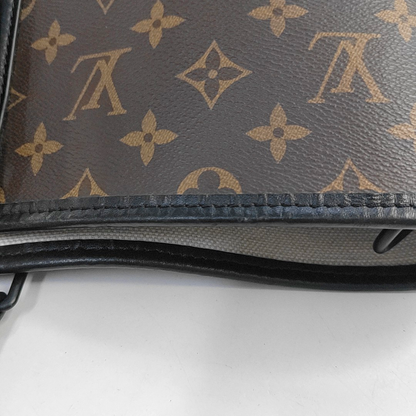 LOUIS VUITTON WEEK-END Large Size Brown Coated Canvas Monogram Single Shoulder Bag Handbag Black Hardware Removable Shoulder Strap-(SKU)-955520114