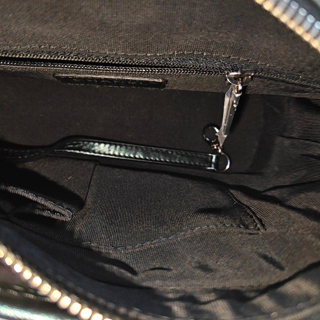 CHANEL GABRIELLE Small Size Radiant Calfskin Quilted Diagonal Bag, Shoulder Bag, Crossbody with Detachable Strap, Golden, Silver, and Ruthenium-Colored Hardware, 27 Clasps-(SKU)-946512946