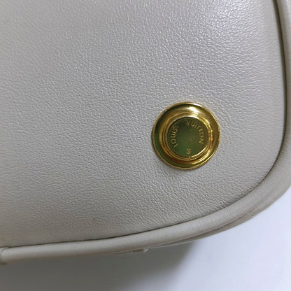 LOUIS VUITTON VANITY CHAIN POUCH Small White Monogrammed Lamb Leather Shoulder Bag with Detachable Strap-(SKU)-969880680