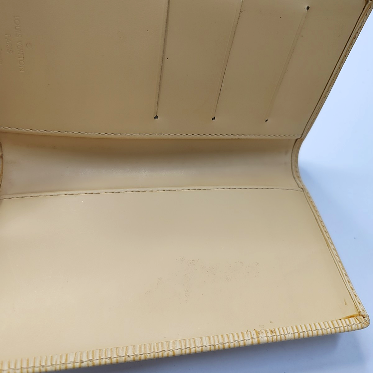 LOUIS VUITTON 黄色EPI牛皮水波纹钱包-(SKU)-943224397