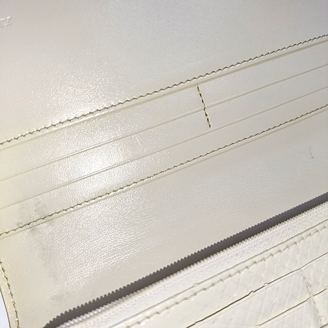 BURBERRY White snake skin wallet Golden hardware-(SKU)-935689724