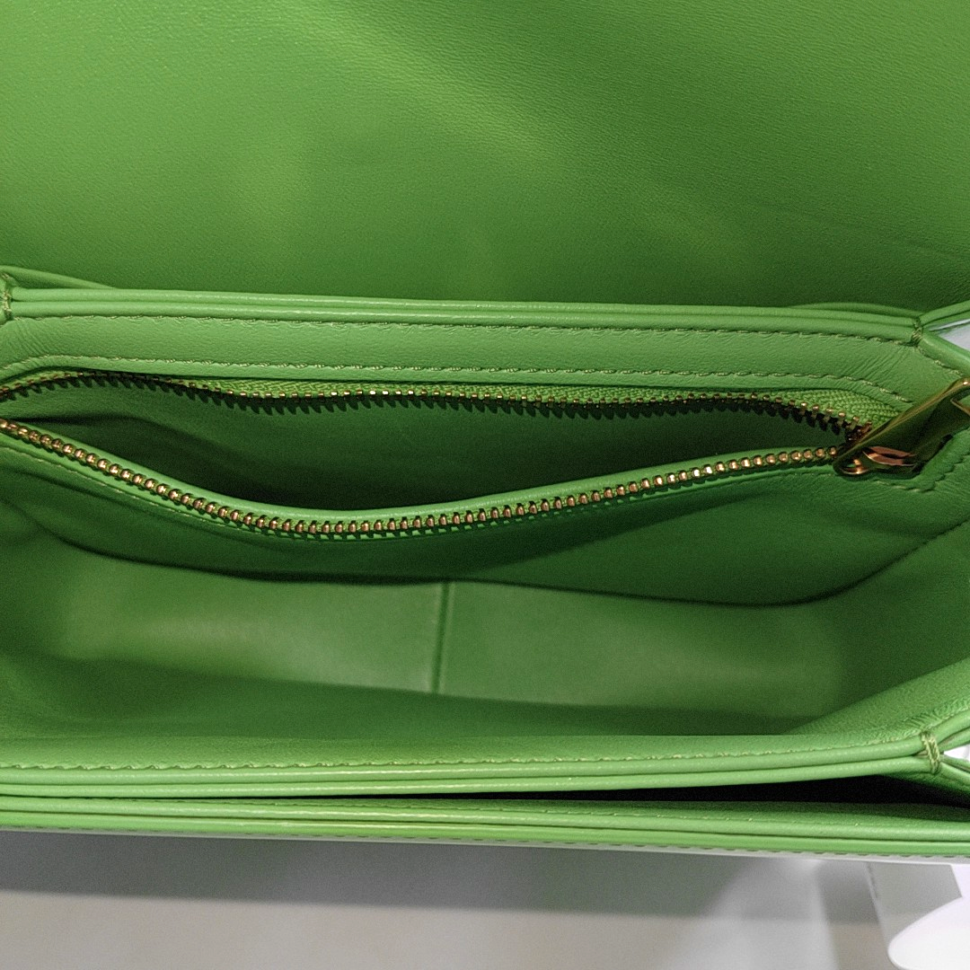 CELINE TRIOMPHE Small Green Calfskin Quilted Crossbody Shoulder Bag Golden Hardware-(SKU)-952956931