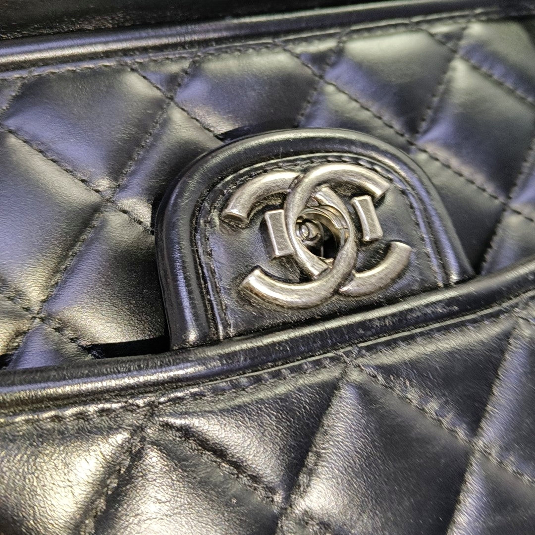 CHANEL PRESTIGE Black Calfskin Quilted Shoulder Bag with Palladium Hardware, 21 Clasp-(SKU)-966292993