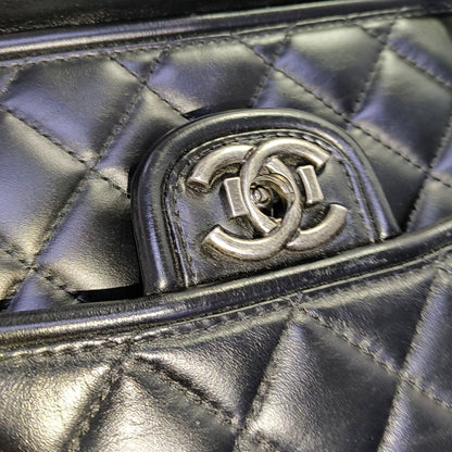 CHANEL PRESTIGE Black Calfskin Quilted Shoulder Bag with Palladium Hardware, 21 Clasp-(SKU)-966292993