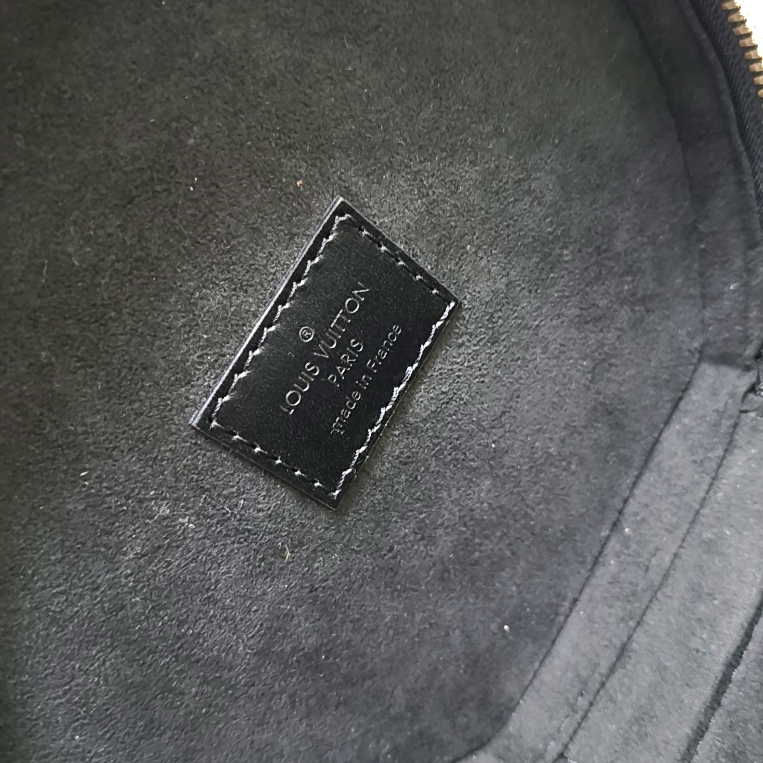 LOUIS VUITTON CANNES Black Patent Leather Embossed Money Bucket Crossbody Shoulder Bag Tote Bag Gold Hardware Removable Strap-(SKU)-952976210