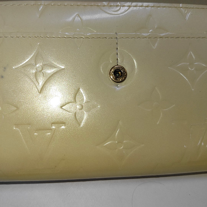 LOUIS VUITTON PORTE MONNAIE Light Yellow Patent Leather Monogram Embossed Wallet Golden hardware-(SKU)-938135509