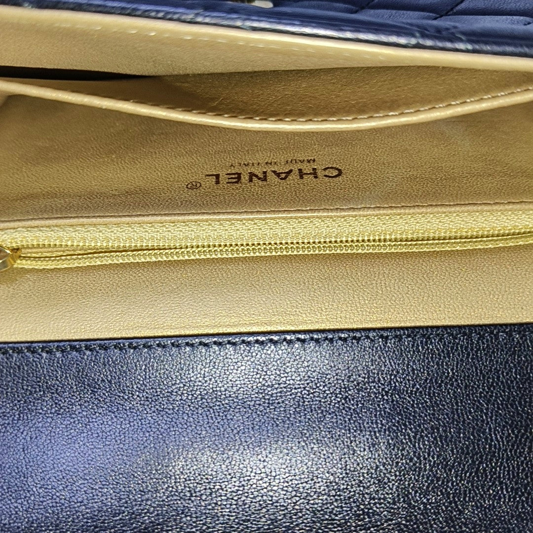 CHANEL CLASSIC VERTICAL PEARL medium black leather quilted diamond-stitched shoulder bag crossbody bag gold hardware 28 carat-(SKU)-966148569