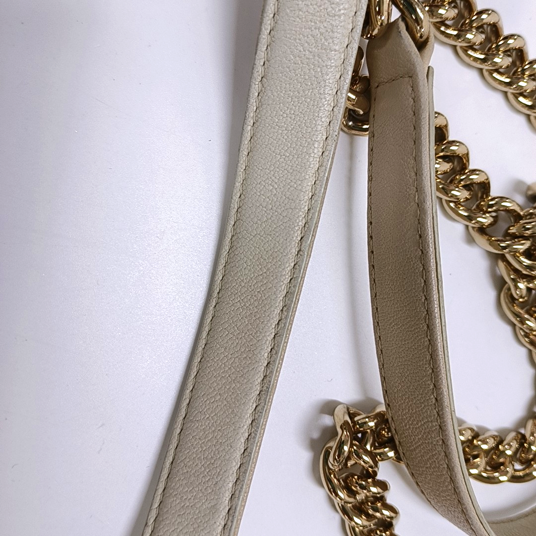 CHANEL ELAPHE White Lamb Skin V-Stitch Single Shoulder Bag Handbag Crossbody Bag with Gold Hardware-(SKU)-964402541