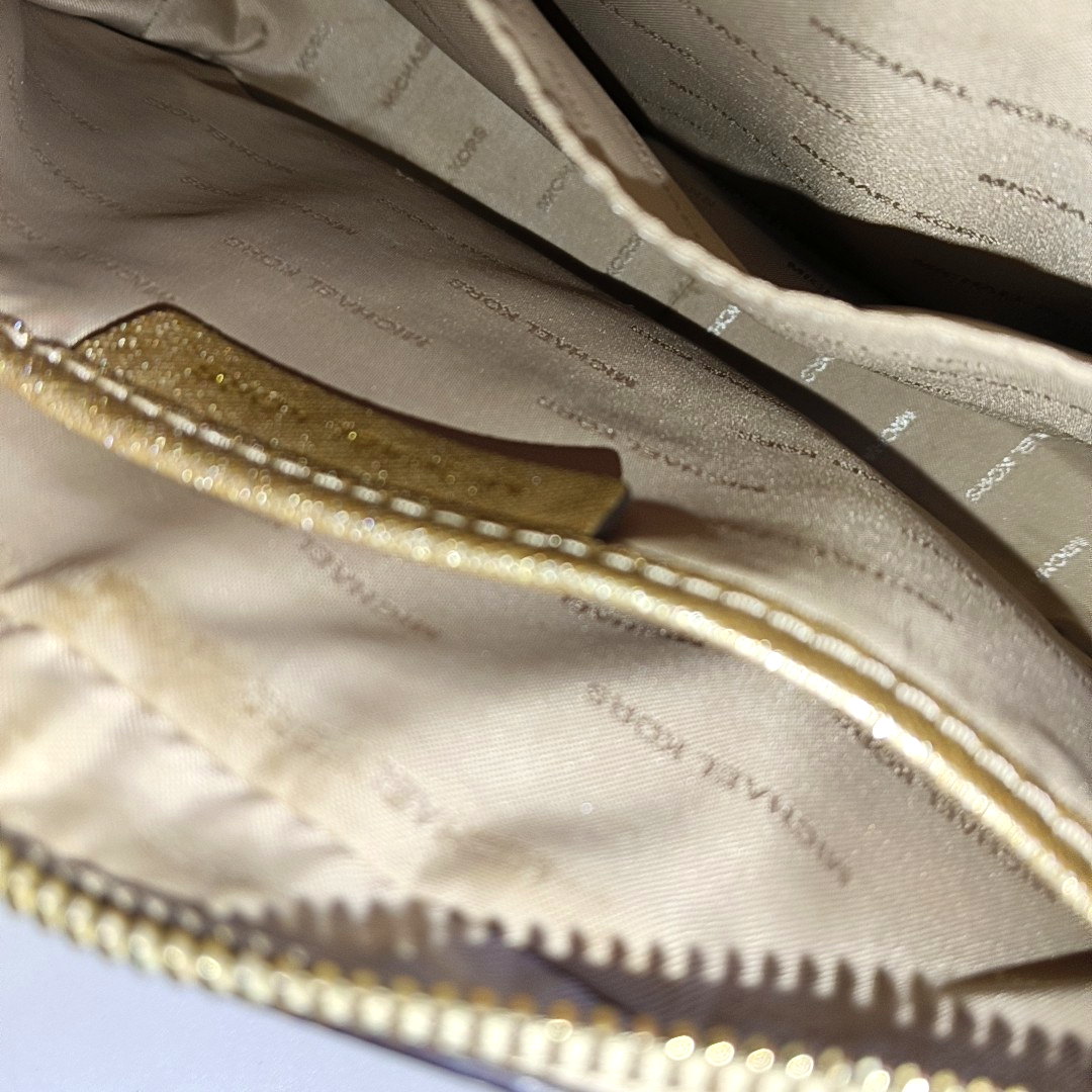 MICHAEL KORS Camera Bag Medium size Champagne Leather Embossed Crossbody Bag Single Shoulder Bag Golden hardware-(SKU)-937395543