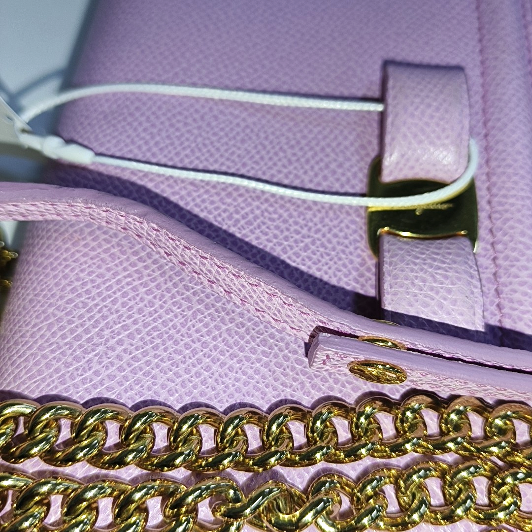 FERRAGAMO Ginny Purple Calf Leather Crossbody Bag Golden hardware Removable shoulder strap-(SKU)-940121051