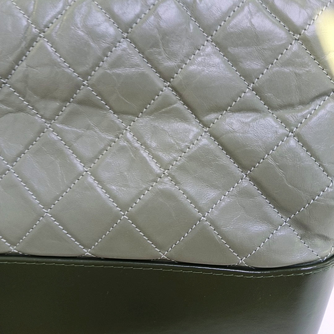 CHANEL GABRIELLE Medium Green Leather Quilted Single Shoulder Bag 24 Clasp Golden Hardware Removable Strap-(SKU)-965602113