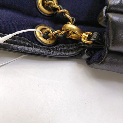 CHANEL VINTAGE PUFFY black lambskin crossbody bag shoulder bag 28 opening gold hardware-(SKU)-954421943