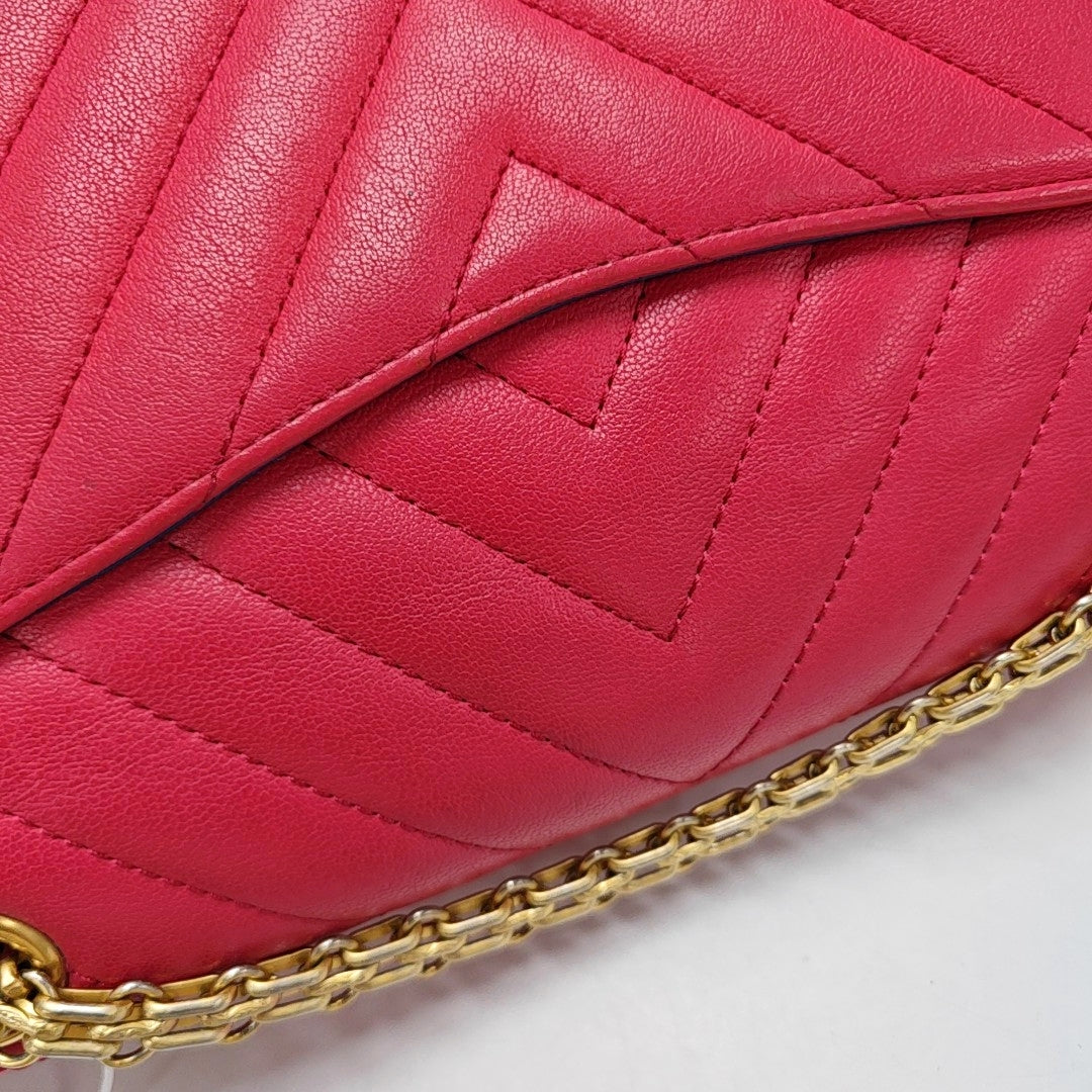 CHANEL 2.55 Small, red lamb skin, quilted V pattern, chain strap, gold hardware, size 23-(SKU)-971107723