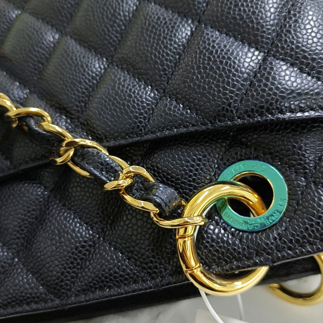 CHANEL CHANEL GST Large Black Calfskin Quilted Shoulder Bag Handbag Golden Hardware 15 Clasp-(SKU)-966619492