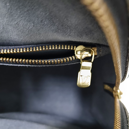 LOUIS VUITTON PONNEUF Small size BlackEPI牛皮水波纹Handheld包 Golden hardware Vintage model-(SKU)-955324453