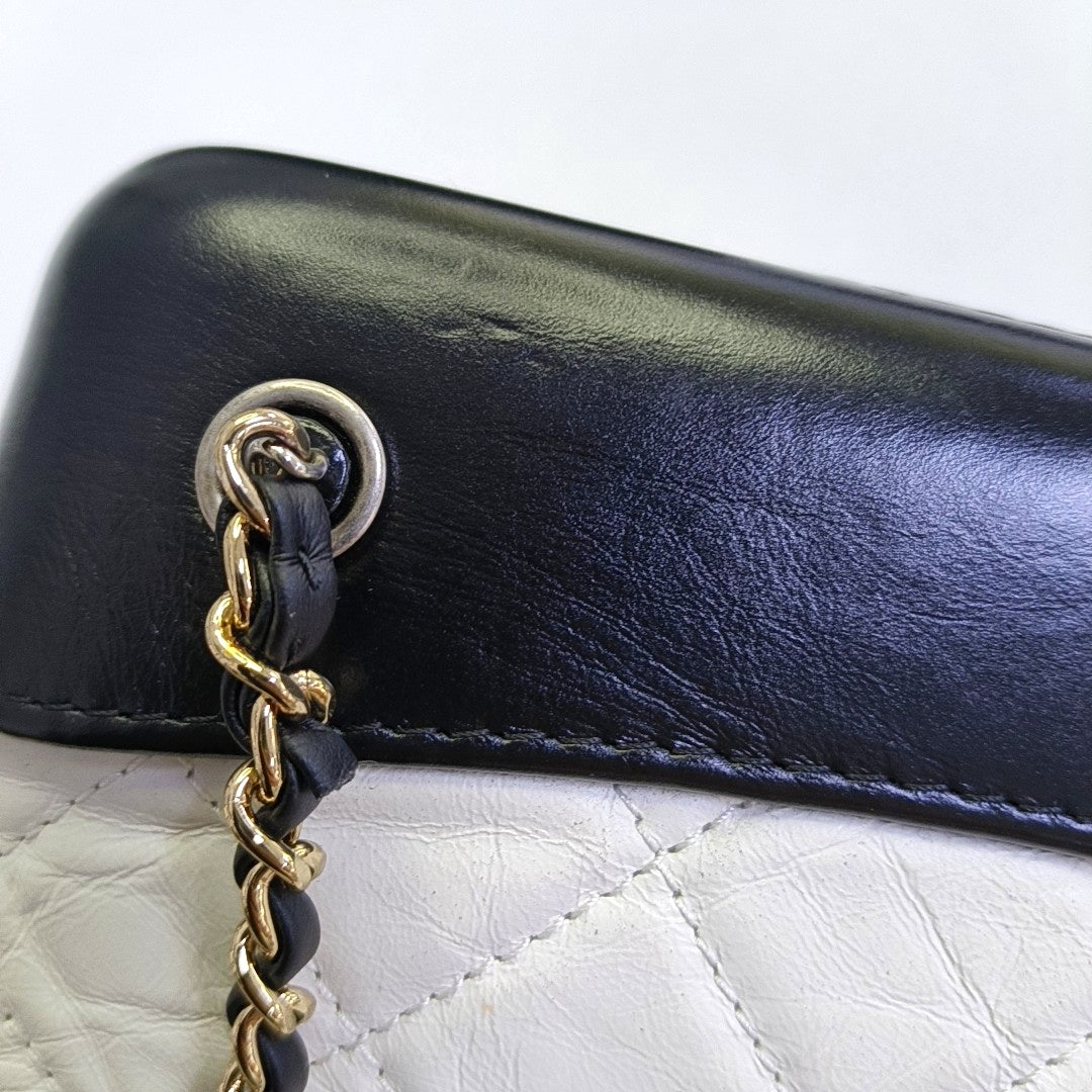 CHANEL GABRIELLE small size white leather quilted Gabrielle bag, backpack with gold ruthenium hardware and 24 chain links-(SKU)-968674094