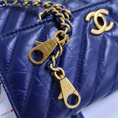 CHANEL COCO HANDLE Small Navy Blue Leather Quilted V Pattern Shoulder Bag with Detachable Strap, Gold Hardware, 26 Clasp-(SKU)-956703810