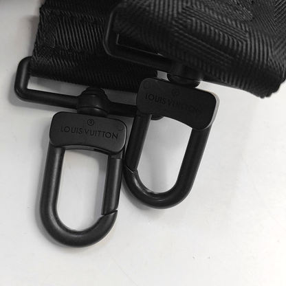 LOUIS VUITTON WEEK-END Large Size Brown Coated Canvas Monogram Single Shoulder Bag Handbag Black Hardware Removable Shoulder Strap-(SKU)-955520114