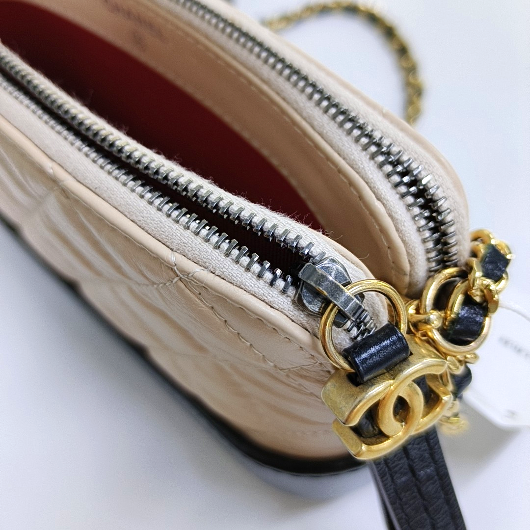 CHANEL GABRIELLE Mini Beige Calfskin QuiltedWandering Bag Crossbody Bag Single Shoulder Bag Golden and Silver Hardware 25 Compartments-(SKU)-946473222