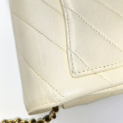 CHANEL THREAD AROUND White Lamb Skin Quilted V Pattern Shoulder Bag Crossbody Bag Gold Hardware 22 Opening Pockets-(SKU)-966841707