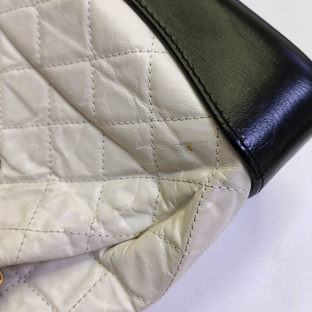 CHANEL GABRIELLE small size white leather quilted Gabrielle bag, backpack with gold ruthenium hardware and 24 chain links-(SKU)-968674094