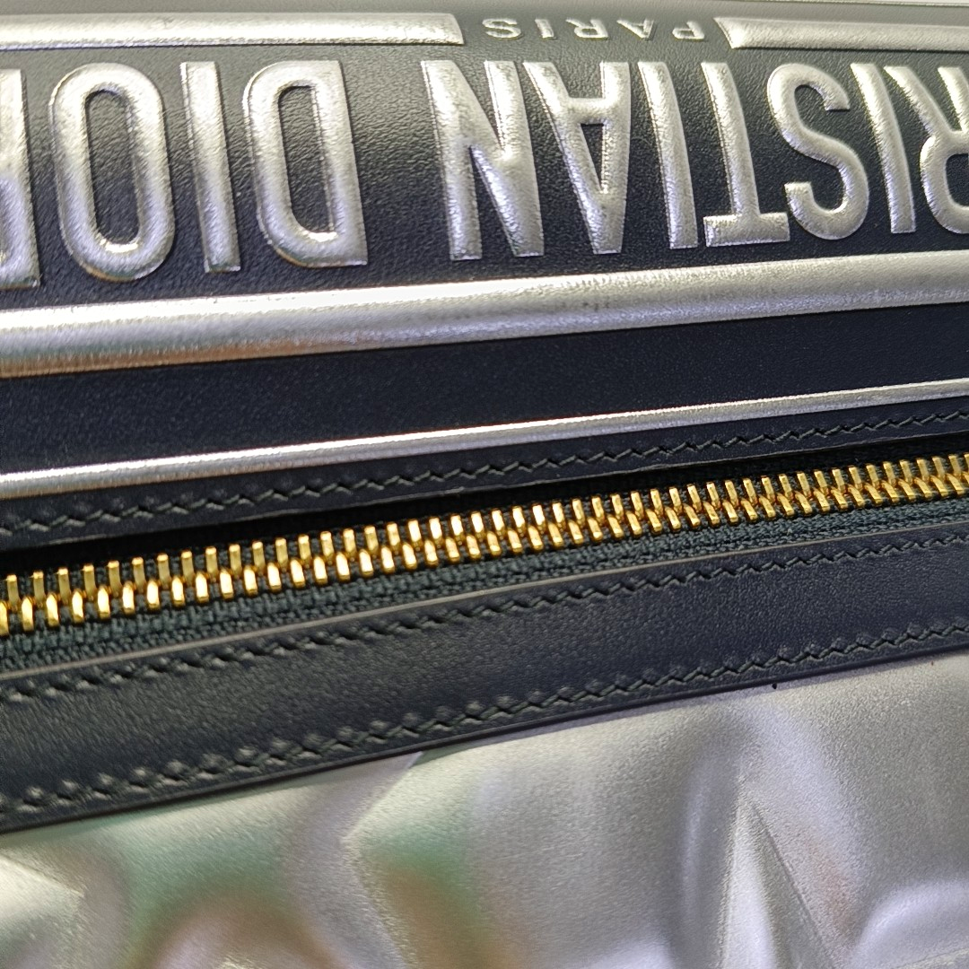 DIOR Vibe Silver Cowhide Single Shoulder Bag with Gold Hardware, Removable Strap-(SKU)-964309600