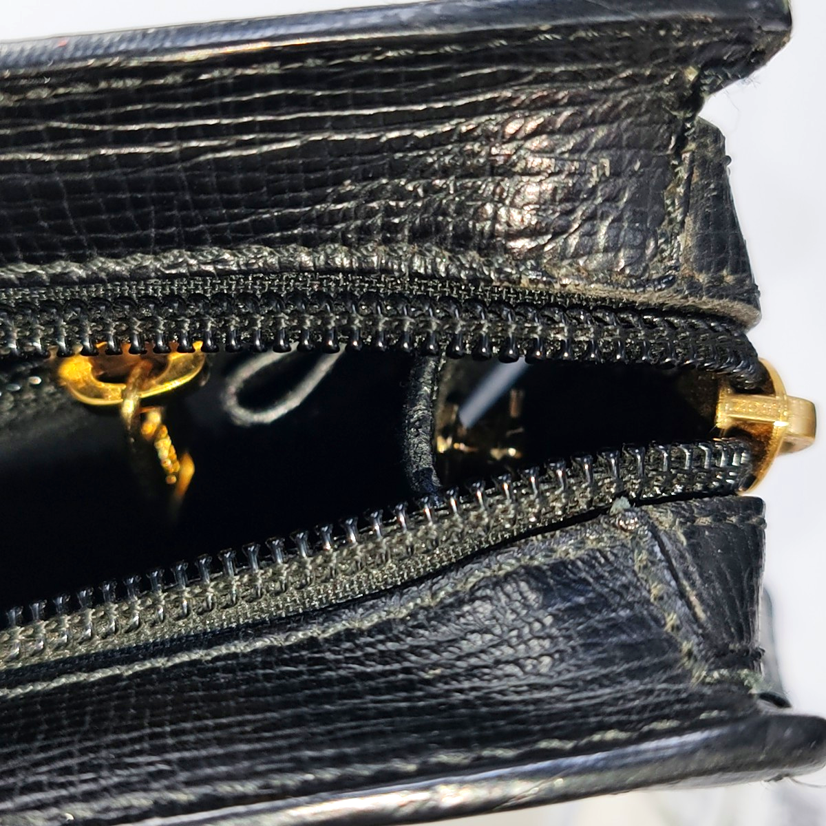 LOEWE Black Cowhide Clutch Golden hardware-(SKU)-943656028