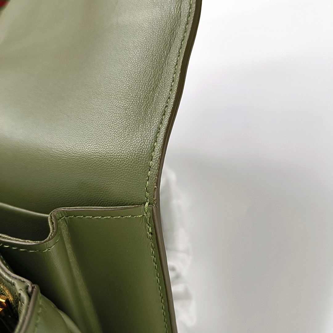 CELINE TRIOMPHE Medium Green Calfskin Shoulder Bag with Gold Hardware-(SKU)-959931687