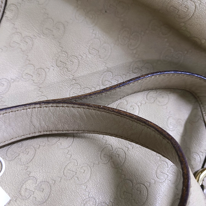 GUCCI Abbey White cowhide 老花压纹 (monogram embossed) shoulder bag/handbag Golden hardware-(SKU)-957784065