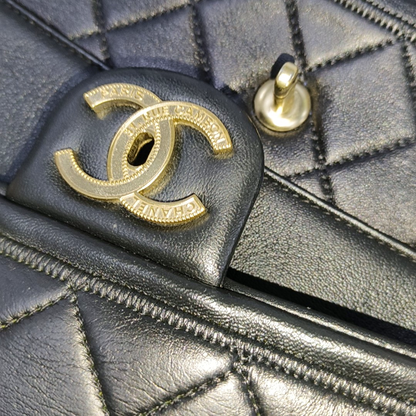 CHANEL GRAPHIC Medium Black Leather Quilted Shoulder Bag with Removable Strap-(SKU)-933903189