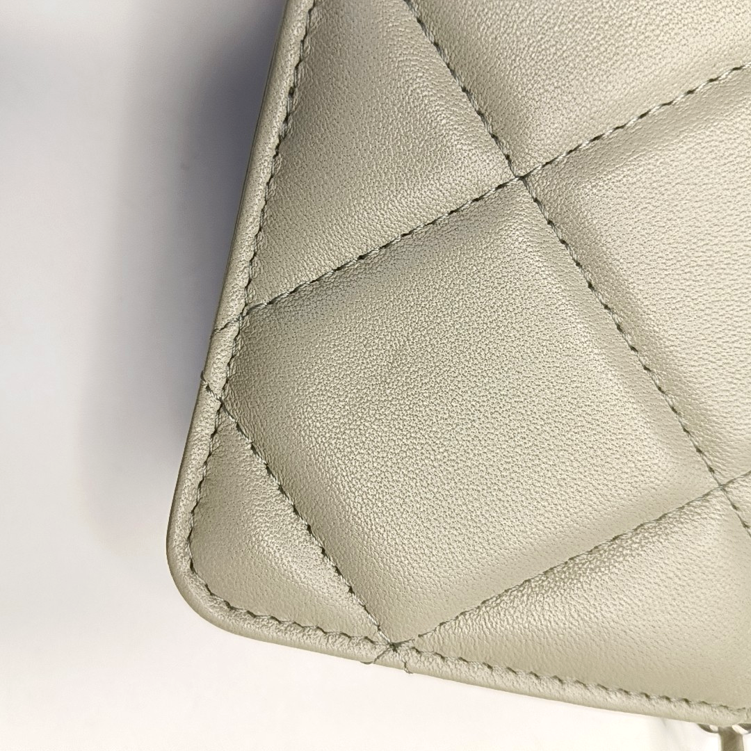 CHANEL CHANEL 19 Small Size Light Gray Lamb Calfskin Quilted Chevron Crossbody Shoulder Bag Gold Silver Rhodium Plated Hardware 31 Clasp Complete Accessories-(SKU)-959482511