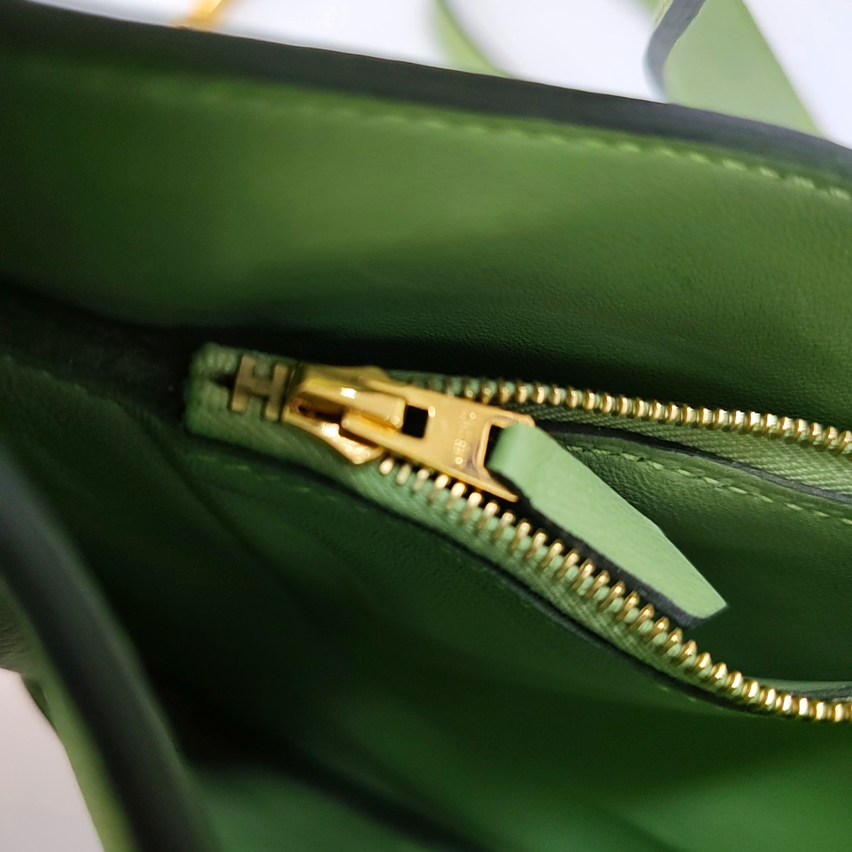 HERMÈS Trim 24 Avocado Green Evercolor Leather Crossbody Shoulder Bag Golden Hardware Y Stamp-(SKU)-959511633