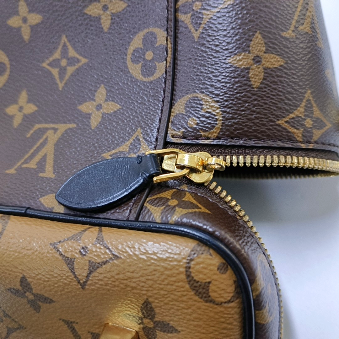 LOUIS VUITTON VANITY CHAIN POUCH Small Brown Coated Canvas Monogram Vernis Cosmetic Bag Shoulder Bag Crossbody Bag Handbag Gold Hardware Removable Shoulder Strap-(SKU)-955510928