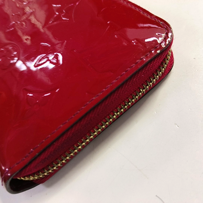 LOUIS VUITTON Red patent leather embossed wallet Golden hardware Complete Accessories-(SKU)-931296992