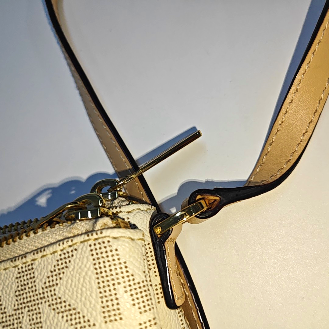 MICHAEL KORS White coated canvas vintage crossbody bag shoulder bag Golden hardware-(SKU)-934664415
