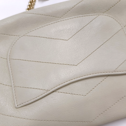 CHANEL ELAPHE White Lamb Skin V-Stitch Single Shoulder Bag Handbag Crossbody Bag with Gold Hardware-(SKU)-964402541