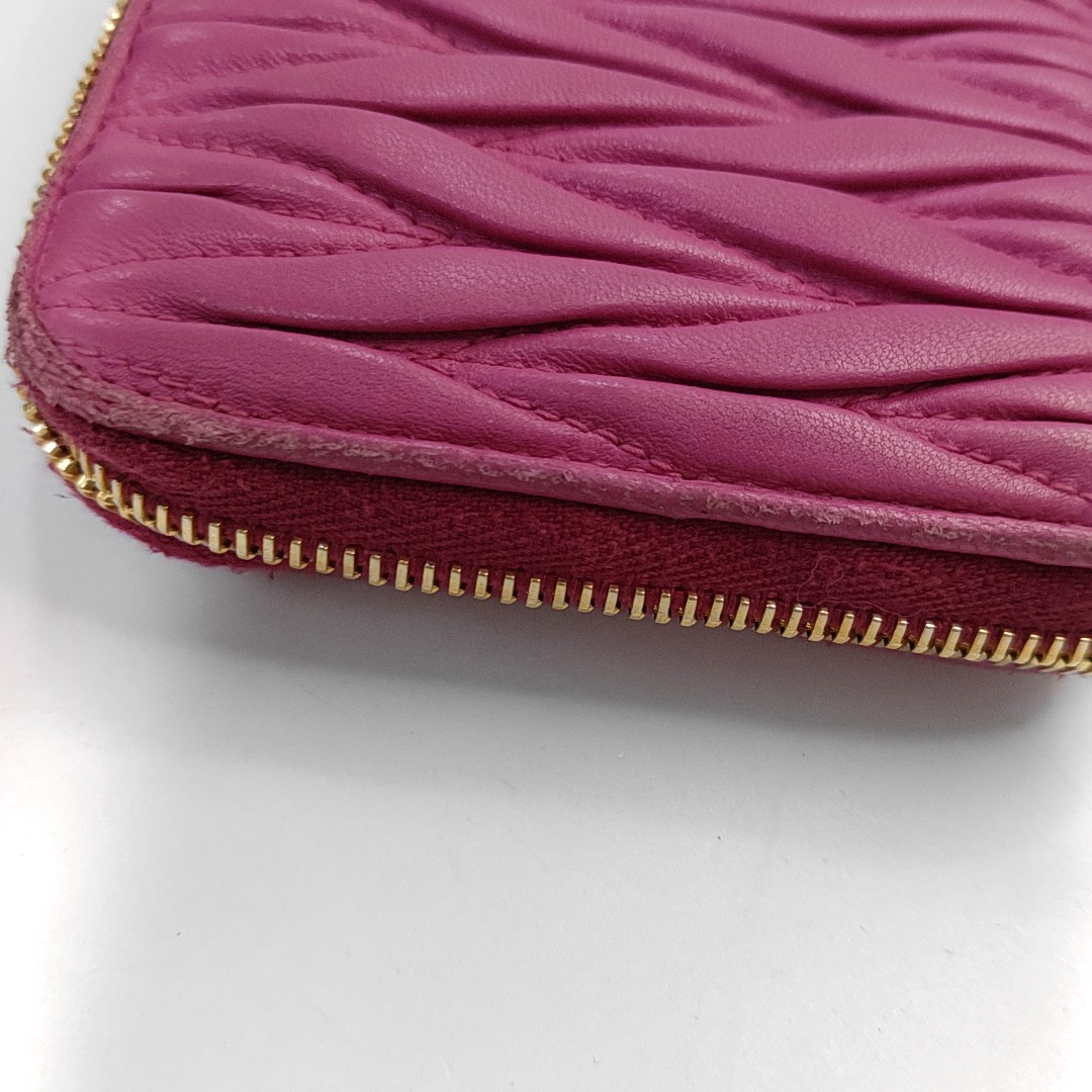 Miu Miu Pink sheepskin quilted wallet Golden hardware-(SKU)-946701316