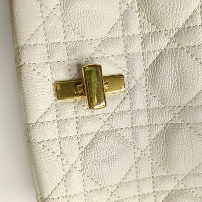 DIOR Dior Caro Medium White Calfskin Quilted Shoulder Bag with Gold Hardware-(SKU)-969148455