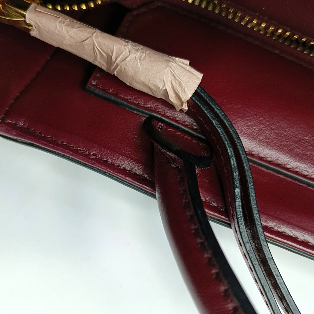 Miu Miu Burgundy leather handbag, single shoulder bag Golden hardware Removable shoulder strap-(SKU)-949081414