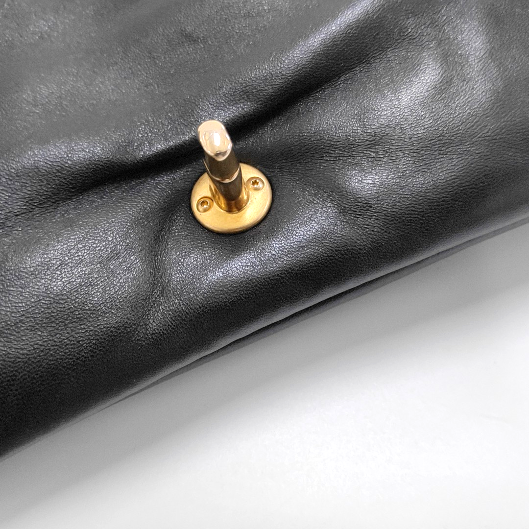 CHANEL VINTAGE PUFFY Black Lamb Leather Handbag with Gold Hardware 28 opening-(SKU)-954943772