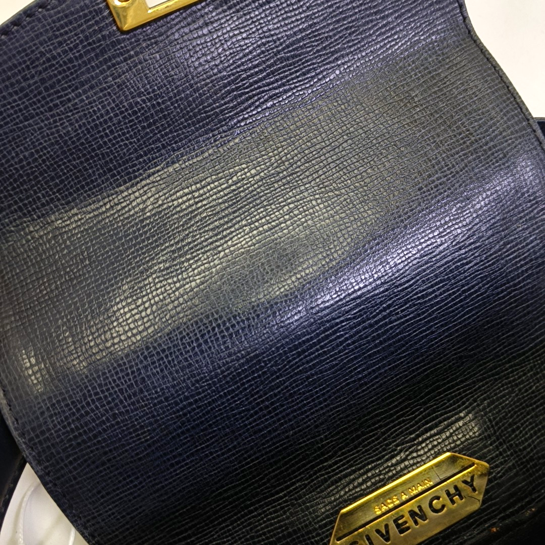 GIVENCHY Box Bag Black Cowhide Embossed Handbag Golden hardware Removable shoulder strap-(SKU)-944013708