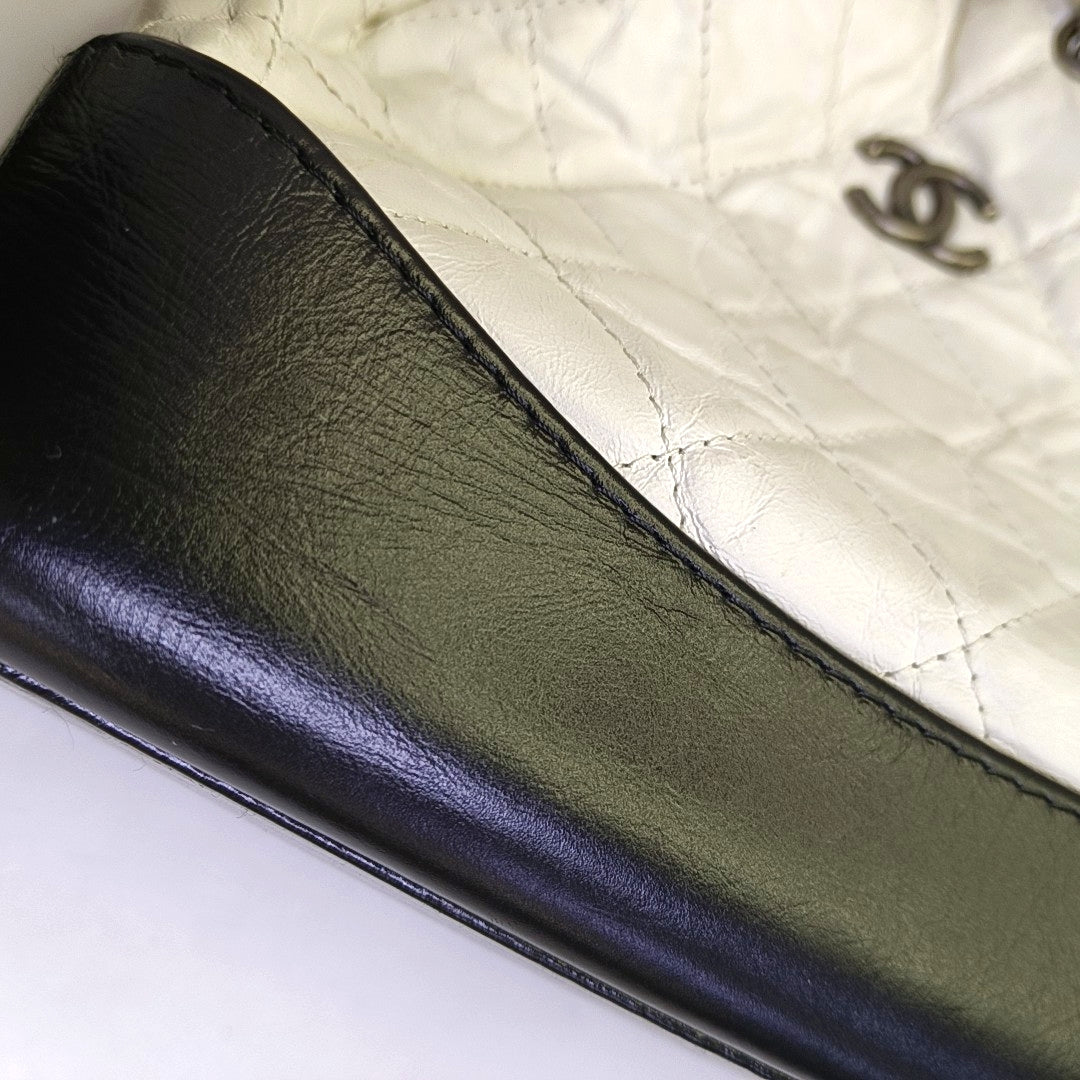 CHANEL GABRIELLE small size white leather quilted Gabrielle bag, backpack with gold ruthenium hardware and 24 chain links-(SKU)-968674094